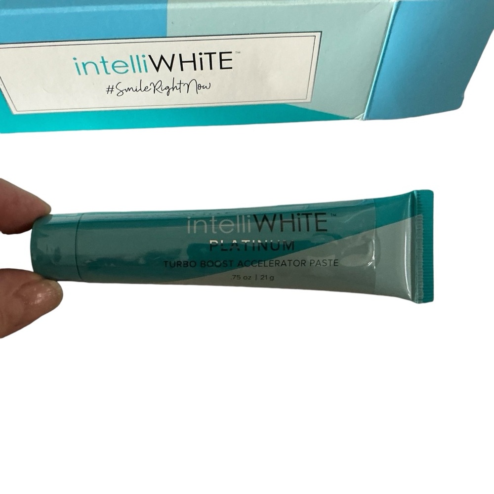 Intelliwhite platinum teeth whitening turbo boost accelerator paste